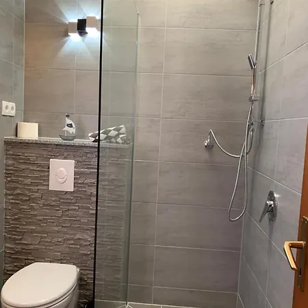 Vina Am Ring לינה וארוחת בוקר