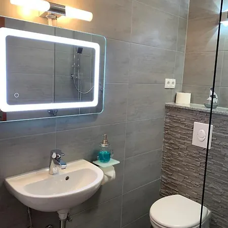 Bed & Breakfast Vina Am Ring 3*