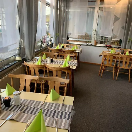 فندق مبيت وإفطار Vina Am Ring Mannebach (Vulkaneifel)