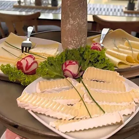Bed & Breakfast Vina Am Ring 3*