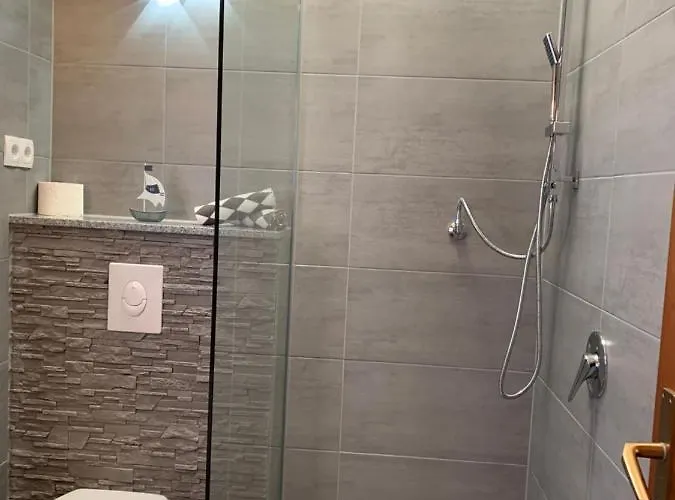 Vina Am Ring Bed & Breakfast