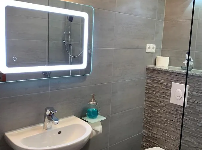 Bed & Breakfast Vina Am Ring 3*