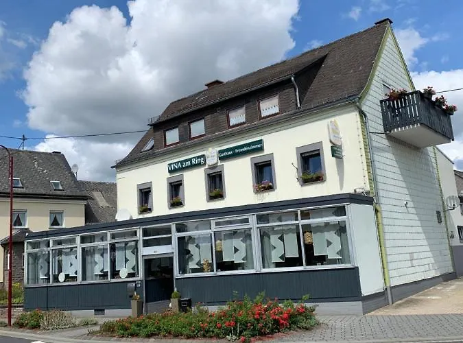 Bed & Breakfast Vina Am Ring 3*