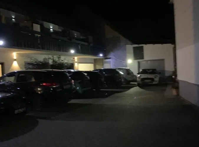 Bed & Breakfast Vina Am Ring 3*