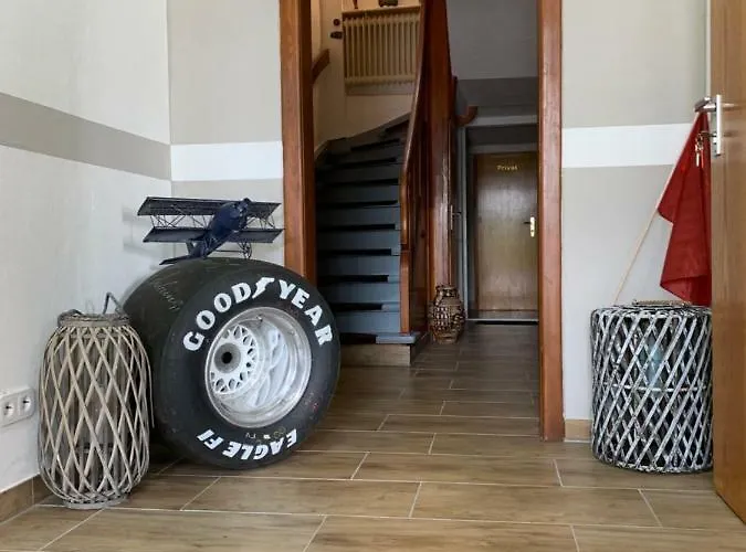 Vina Am Ring Bed & Breakfast