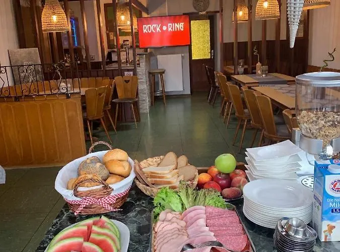 Vina Am Ring Bed & Breakfast