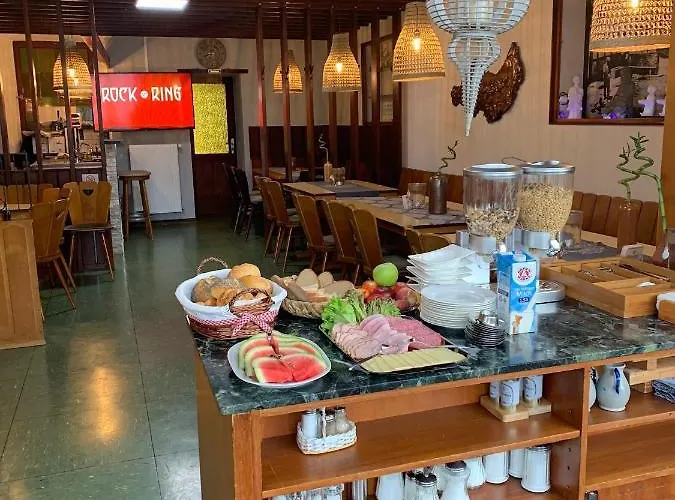 Bed & Breakfast Vina Am Ring Mannebach (Vulkaneifel)